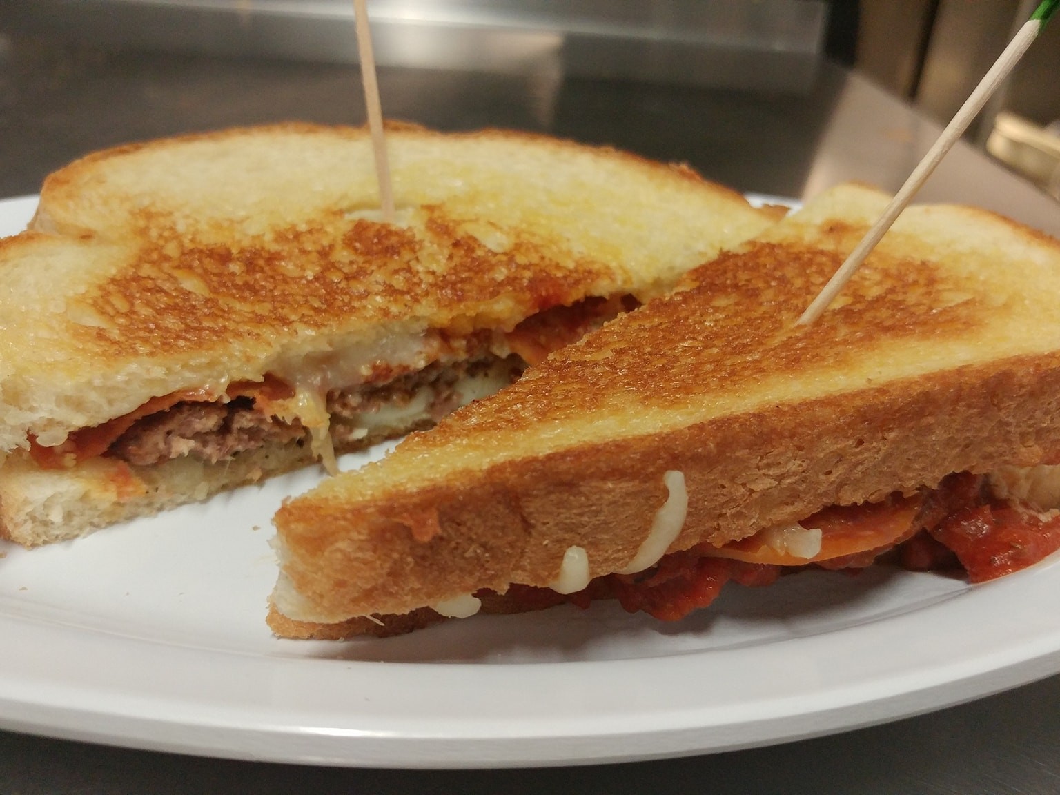 Bert-s-Chuck-Wagon-e633f9545056a36_3f0a2e3afcfc823880305a0da548d492